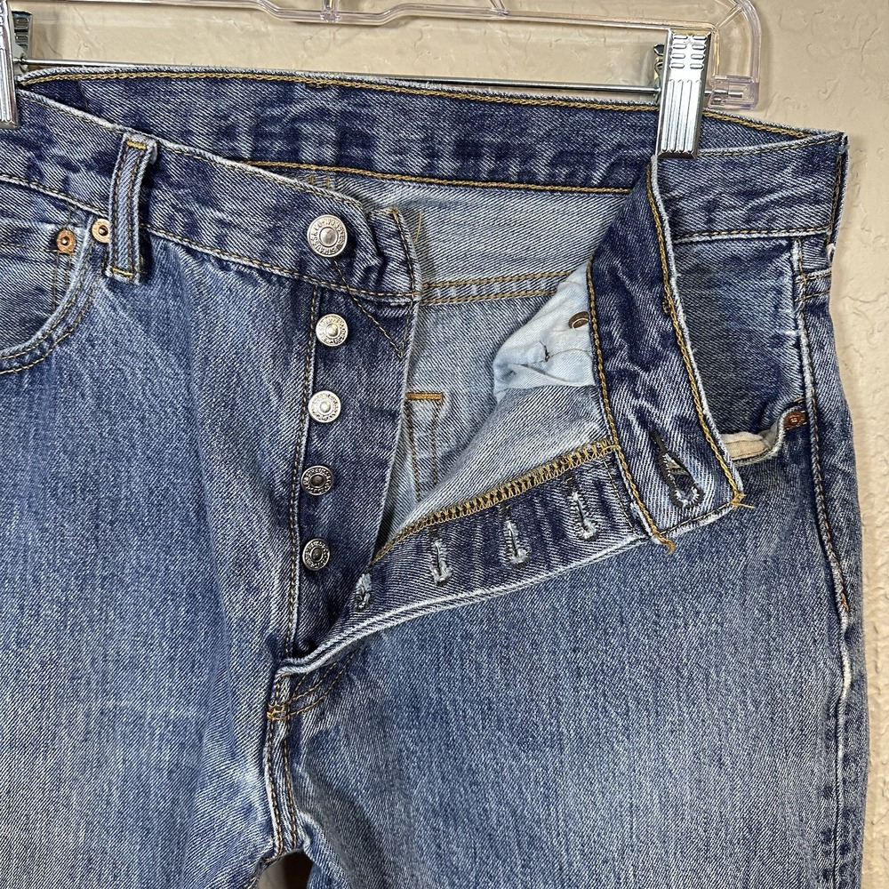Levis 501 Jeans Mens 34x30 Blue Denim Pants Button Fly Stonewashed Straight Y2K